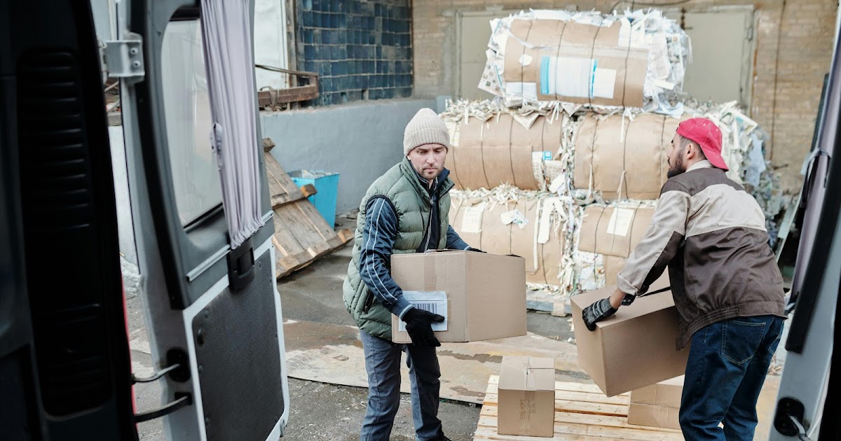 Trakiin: Making Parcel Tracking Faster, Easier, and More Reliable